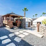 De Arrieta Village - Yurts And Stone - Shared Pool - Walking Distance To Arrieta - Off Grid Resort 3*