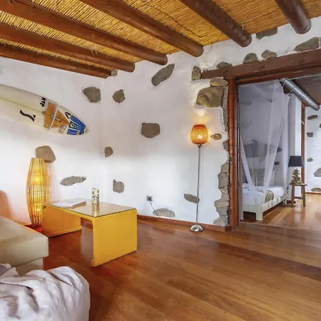 De Arrieta Village - Yurts And Stone - Shared Pool - Walking Distance To Arrieta - Off Grid Tabayesco