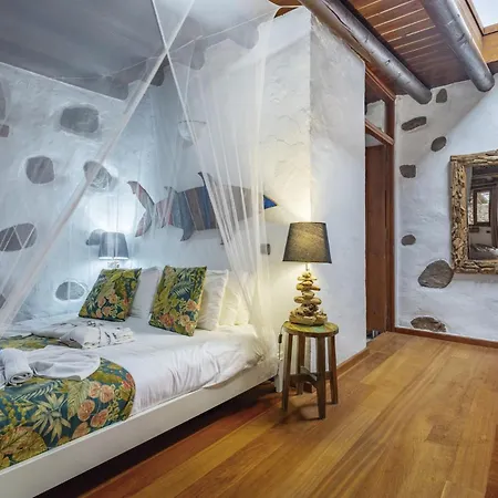 De Arrieta Village - Yurts And Stone - Shared Pool - Walking Distance To Arrieta - Off Grid *