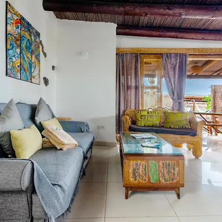 De Arrieta Village - Yurts And Stone - Shared Pool - Walking Distance To Arrieta - Off Grid Tabayesco